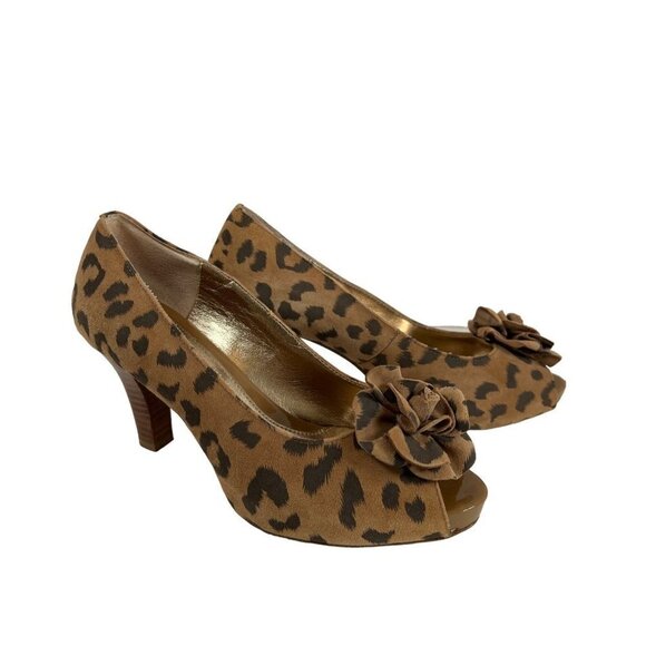Sofft Size 8 Tan High Heeled Pump Suede Leather Printed Leopard Peep Toe Rosette - Picture 2 of 13